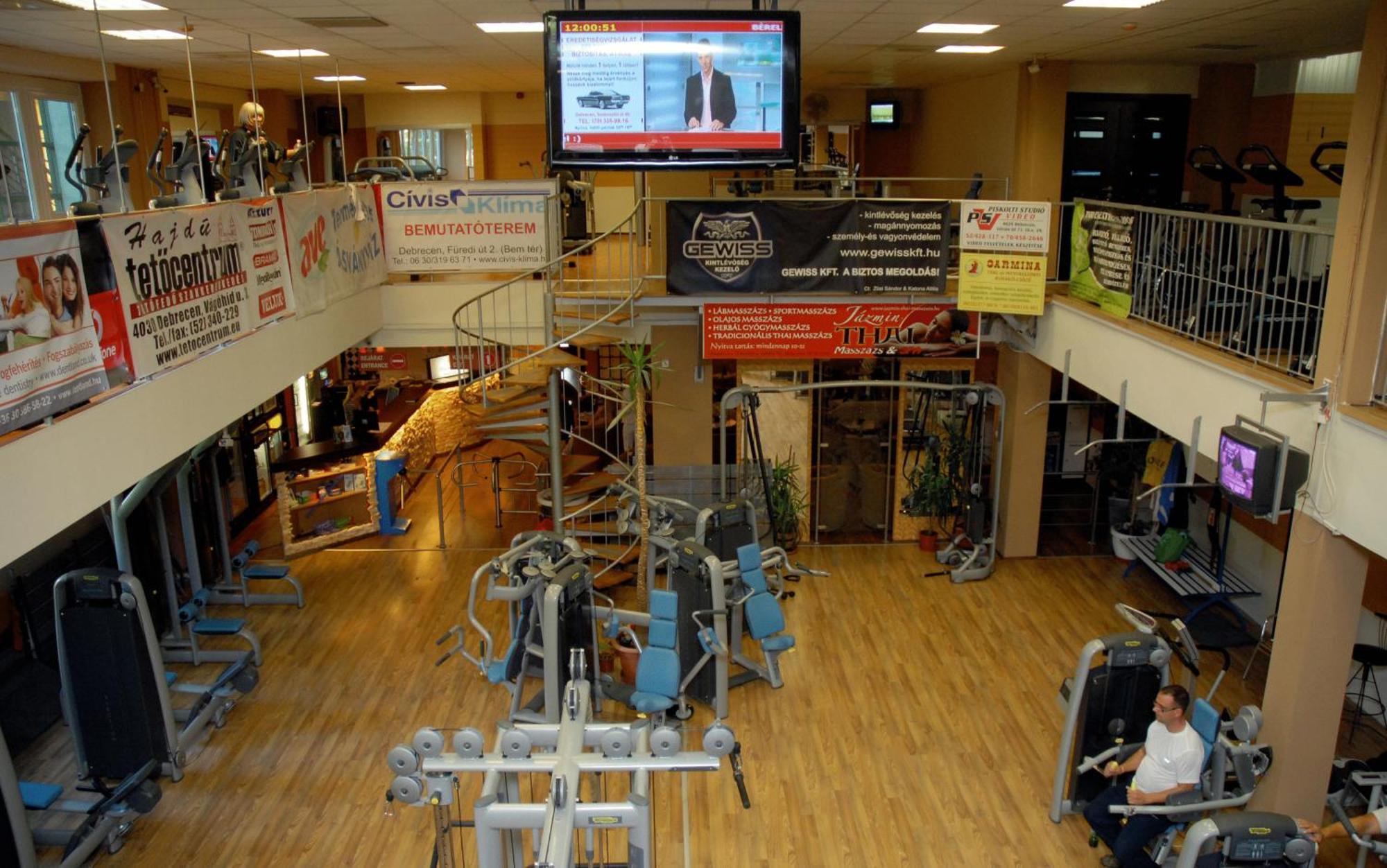 Sport Hotel Debrecen Esterno foto
