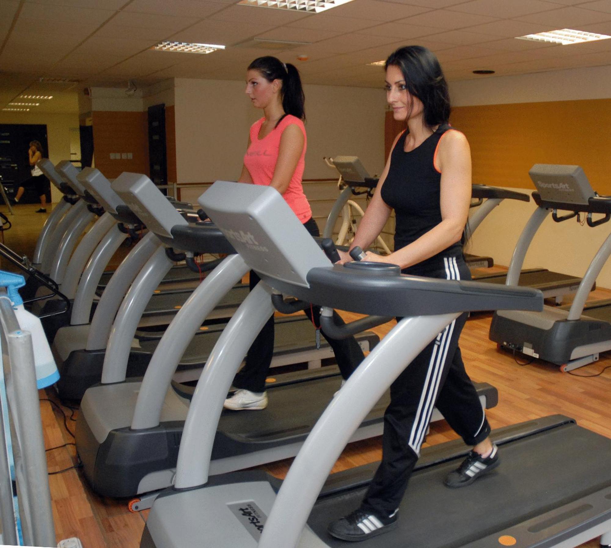 Sport Hotel Debrecen Esterno foto