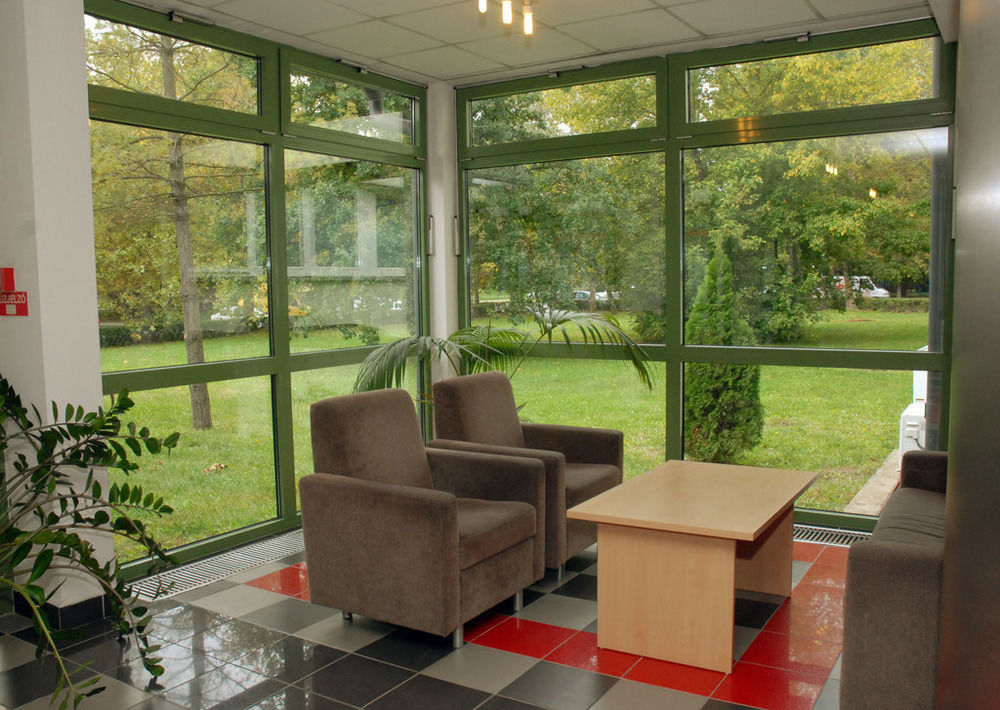 Sport Hotel Debrecen Esterno foto
