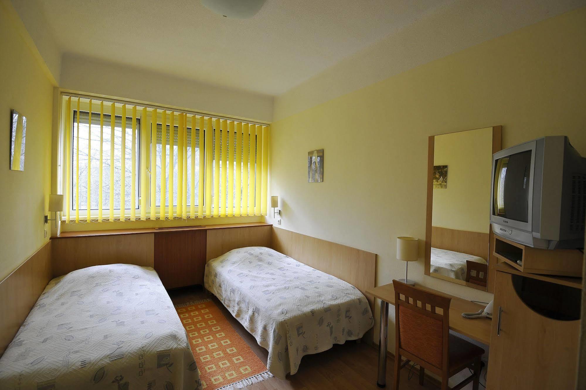 Sport Hotel Debrecen Esterno foto