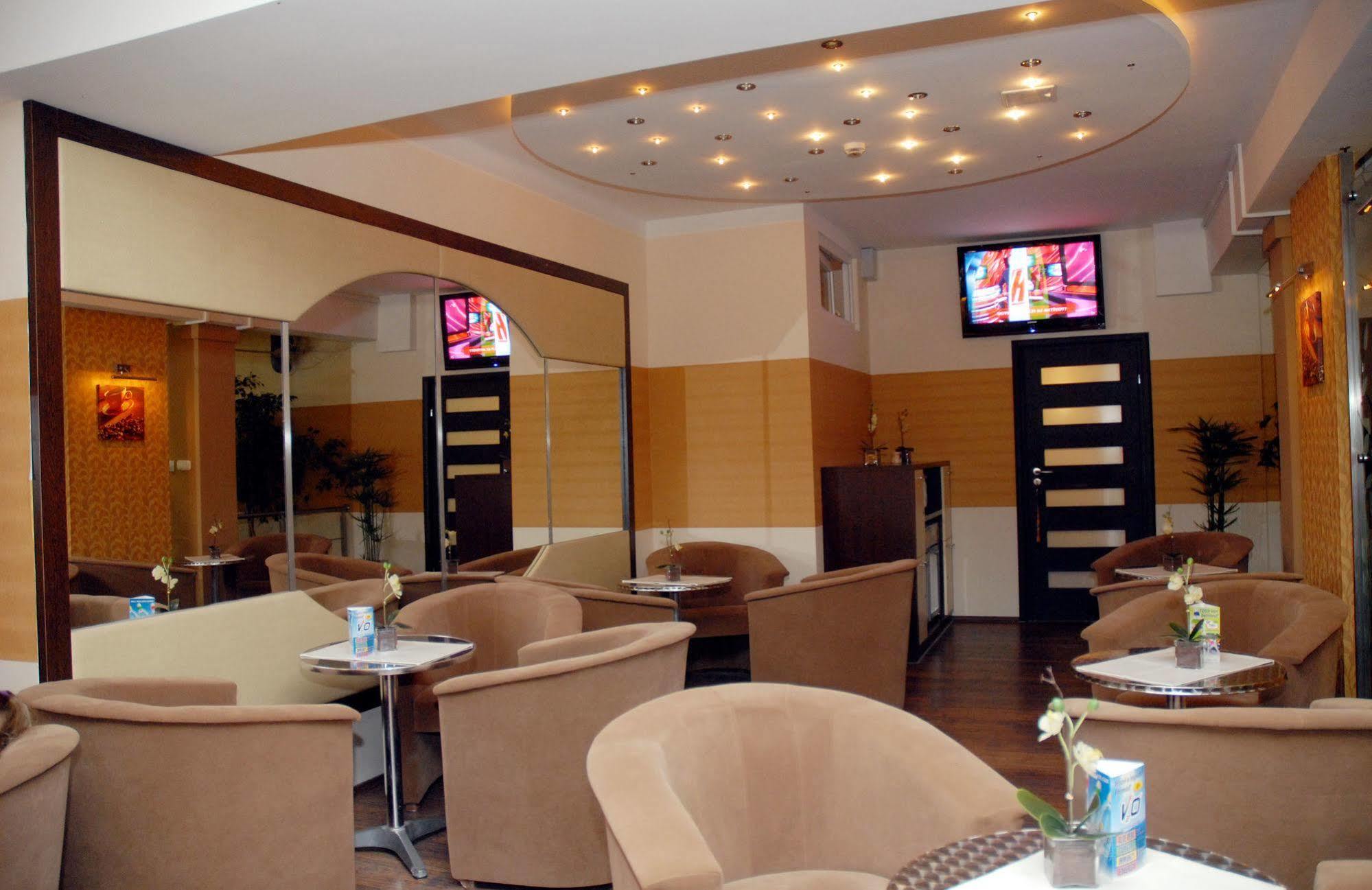 Sport Hotel Debrecen Esterno foto