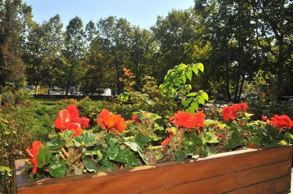 Sport Hotel Debrecen Esterno foto
